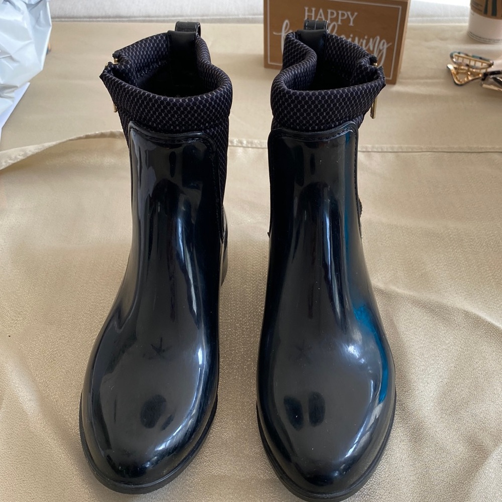 Nine West, rain/snow boots; size 6